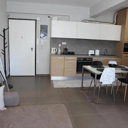 Metro Venizelou Apartmán *