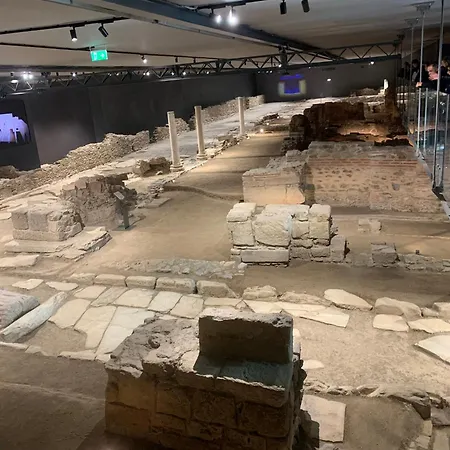 Metro Venizelou Soluň