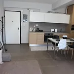 Metro Venizelou Apartman *