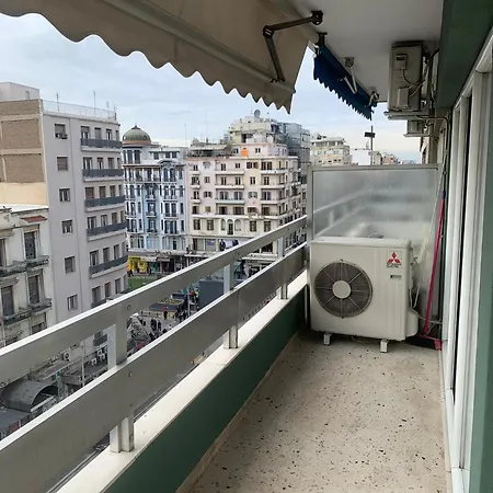 Metro Venizelou Apartman *